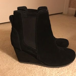 OTBT Women's Dodge Wedge Bootie Black Suede